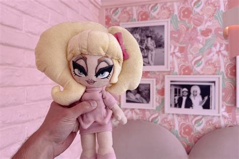 Atomic Bombshells and Yeehaw Cowgirls: My stay at .